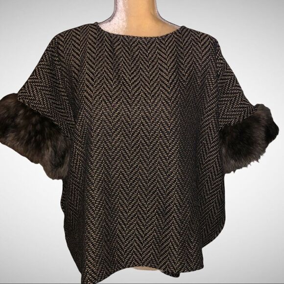 Tashon Nwot faux fur trim cute black top with cream chevron print - Picture 4 of 14